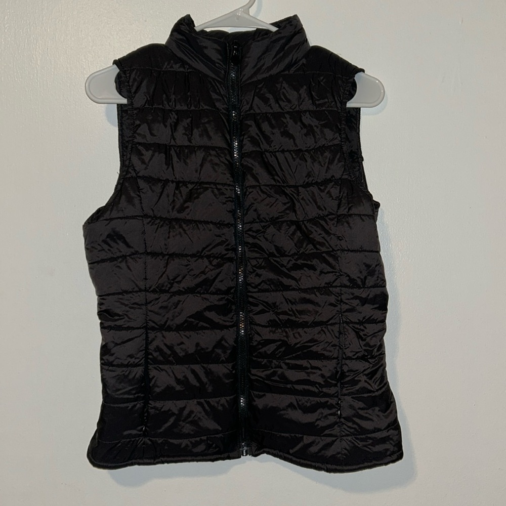 Lola black puff vest